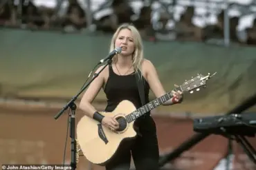 From Car to Chart-Topping Success: The Journey of Jewel, the Folk Icon Who Captivated Generations