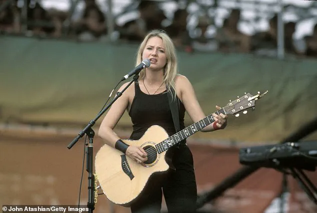 From Car to Chart-Topping Success: The Journey of Jewel, the Folk Icon Who Captivated Generations