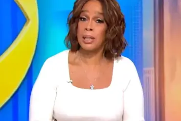 Gayle King's Inspiring Transformation: A 70-Year-Old Icon Embraces Vibrancy and Vitality