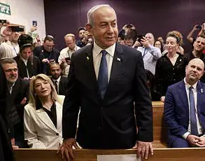 Israeli PM Netanyahu Stricken by Food Poisoning, Temporarily Steps Back from Public Duties