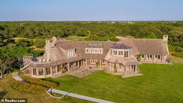 Legal and Political Dispute Over Obama's Martha's Vineyard Beach Sparks Debate on Property Rights