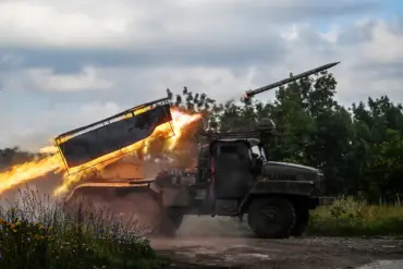 Massive Russian Strikes Target Key Ukrainian Defense Sites as Tensions Escalate
