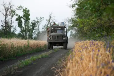 Russian Forces Push Forward in Kharkiv: Expert Reveals Strategic Advancement in Three Directions