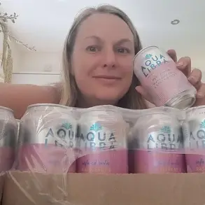 The Hidden Hack: How Fizzy Water Transformed Erica's Skin – A Secret Only a Few Know