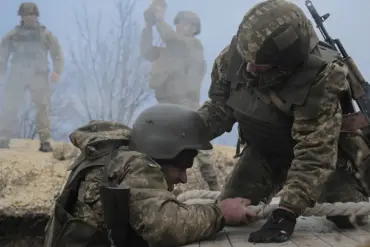 Ukrainian Forces Preparing to Abandon Kupyansk as Encirclement Threat Escalates