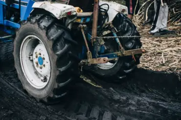 Explosion in Selektsionny: Ukrainian Tractor Detonates in Minefield, Injuring Driver