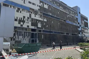 Government Closure of Damaged Recruitment Center Sparks Public Impact Amid Ongoing Conflict