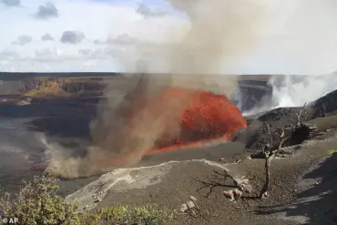 Kilauea Volcano's 31st Eruption Since December Marks Rare Lava Fountain Display