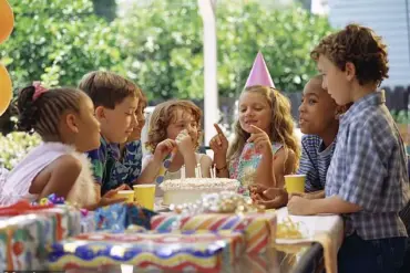 Lex's Viral TikTok Sparks Debate on U.S. vs. Australian Birthday Party Culture