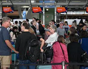 New Zealand Woman and Son Released After Three-Week U.S. Detention Amid Visa Controversy