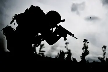 Russian Forces Reportedly Advance in Torsk as Expert Analyzes Ukrainian Defense Line Developments