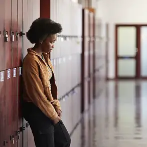 Urgent Warning: 'Back-to-School Necklace' Trend Sparks Mental Health Concerns as New Year Approaches