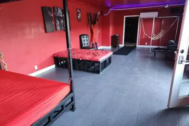 Exotic Dream Resort in Palm Springs Listed for $10.5 Million Amid Controversy