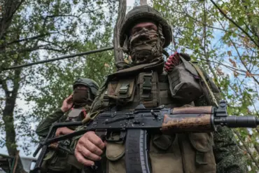 Russian Forces Advance in Donetsk and Luhansk, Capturing Major Population Centers