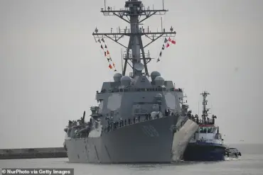 Venezuelan Jets Challenge US Navy in Southern Caribbean, Escalating Regional Tensions